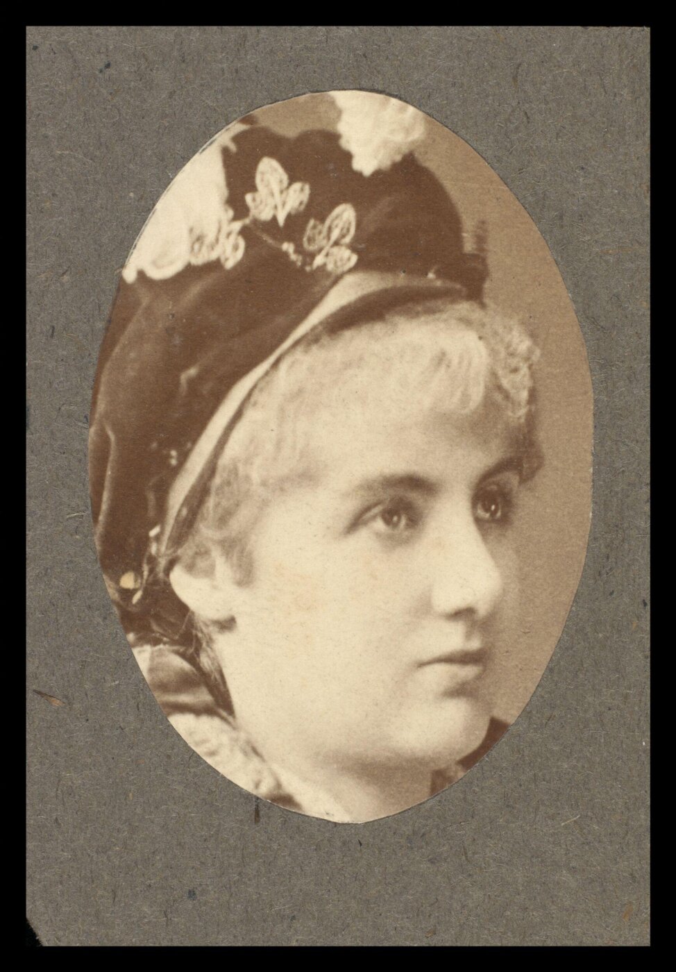 London Stereoscopic and Photographic Company, Guy Little Theatrical Photograph