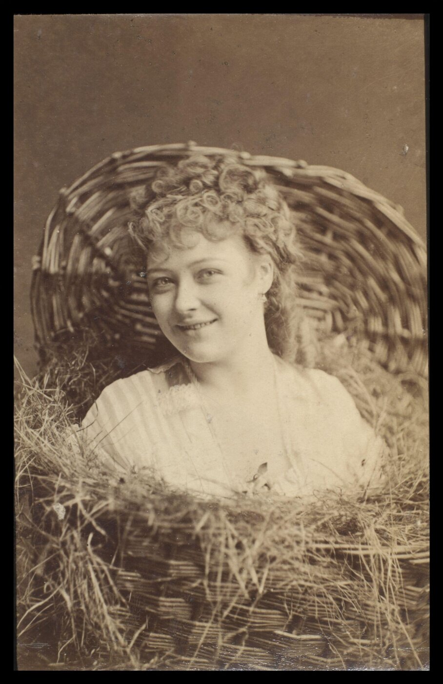 London Stereoscopic and Photographic Company, Guy Little Theatrical Photograph