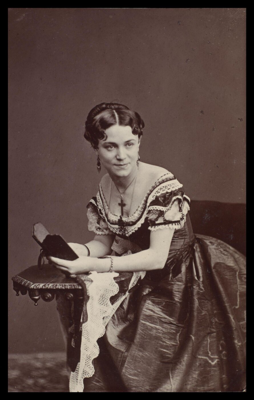 London Stereoscopic and Photographic Company, Guy Little Theatrical Photograph