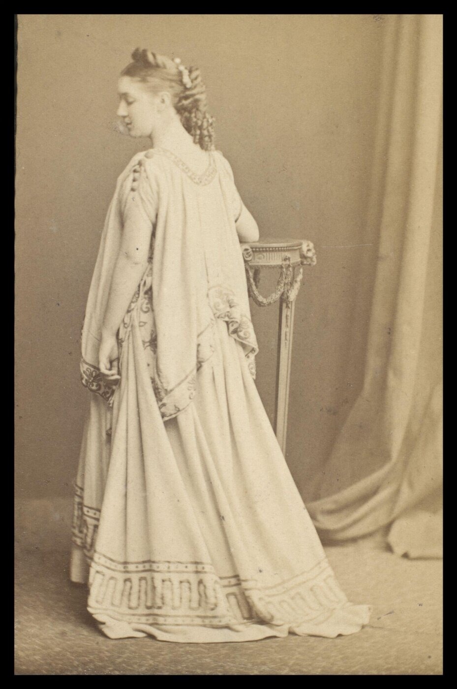 London Stereoscopic and Photographic Company, Guy Little Theatrical Photograph
