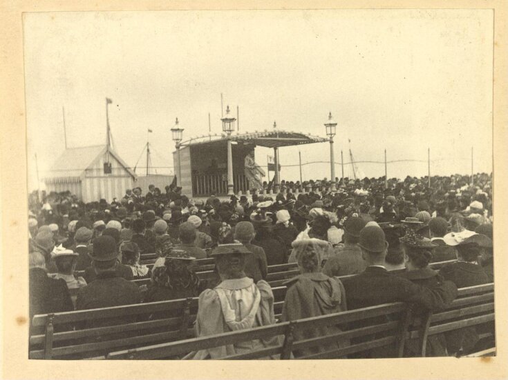 Photograph Martin, Paul V&A Explore The Collections