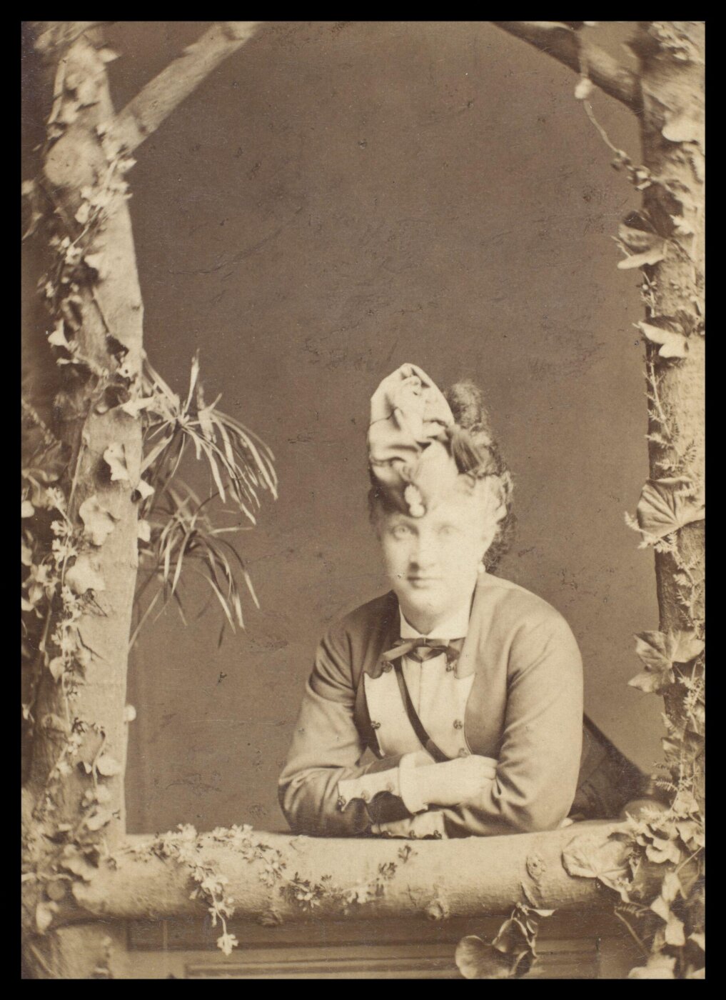 London Stereoscopic and Photographic Company, Guy Little Theatrical Photograph