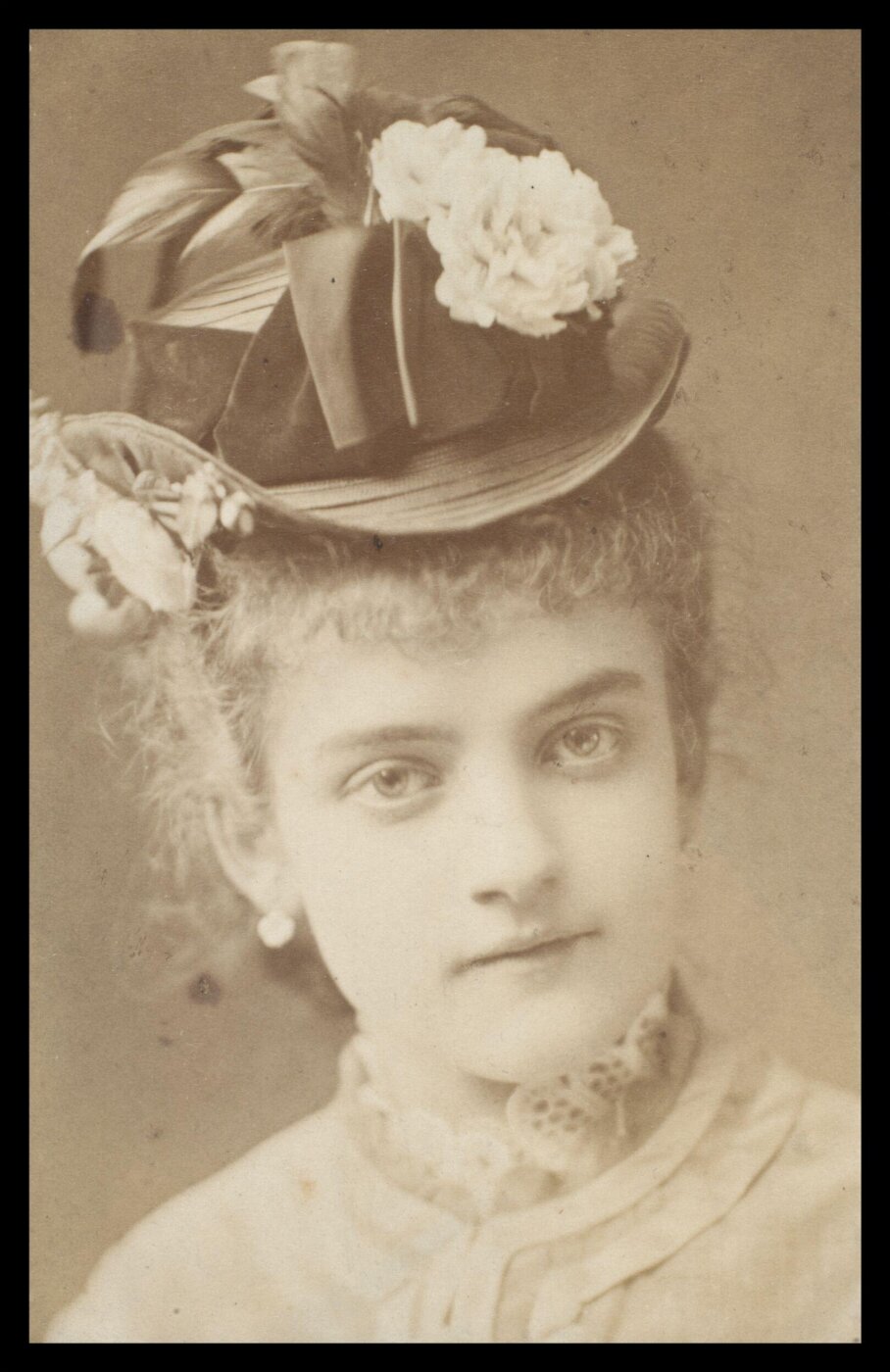 London Stereoscopic and Photographic Company, Guy Little Theatrical Photograph