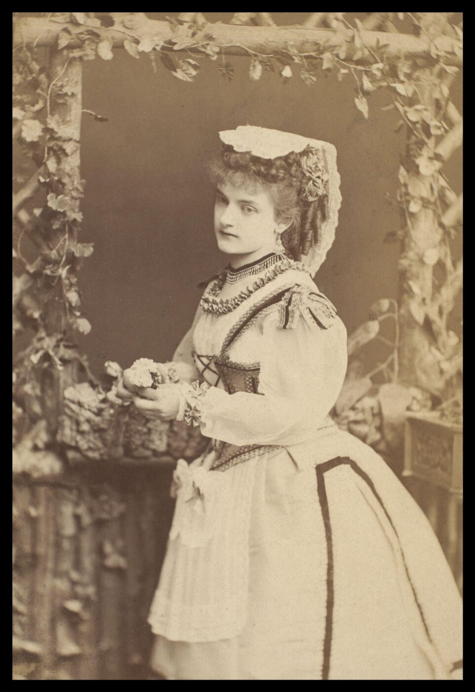 London Stereoscopic and Photographic Company, Guy Little Theatrical Photograph