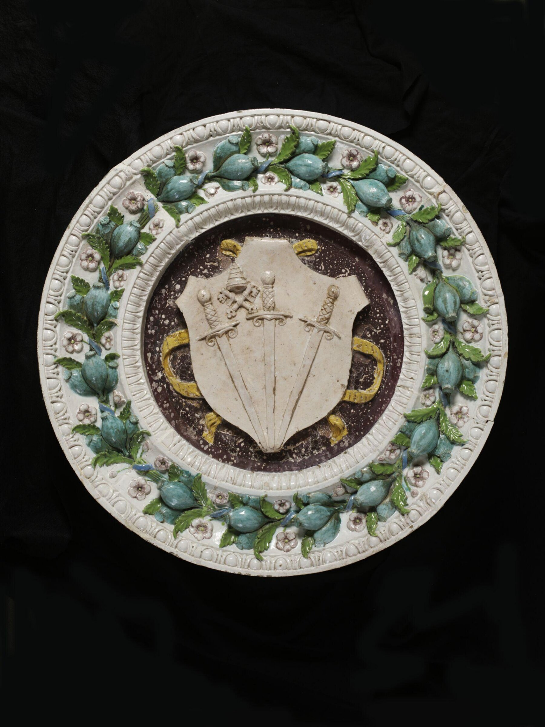 Stemma of the Minerbetti family, workshop of della Robbia, ca. 1480-1520