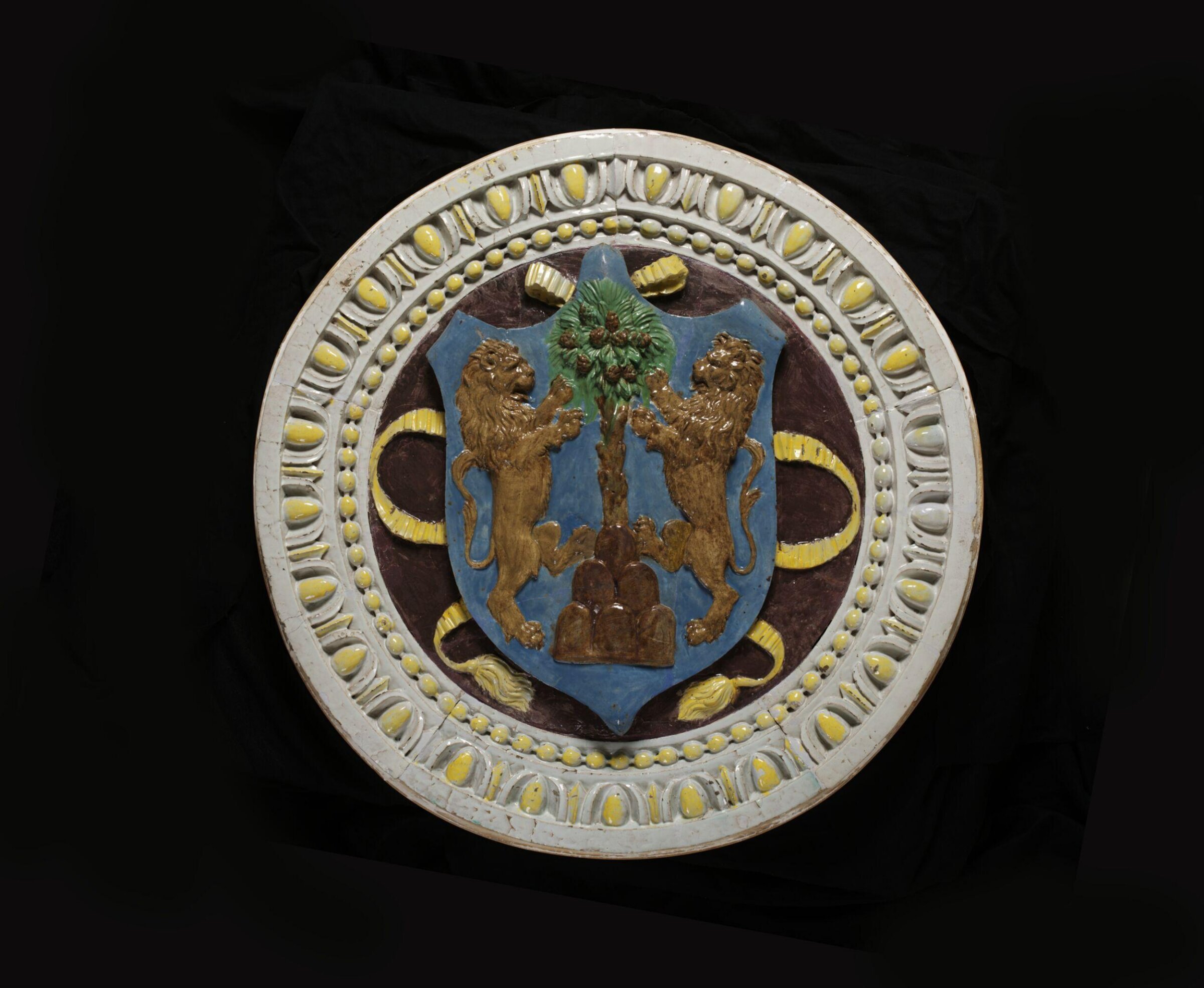 Stemma of the Becchi-Fibbiai Family, Della Robbia, 1475-1525