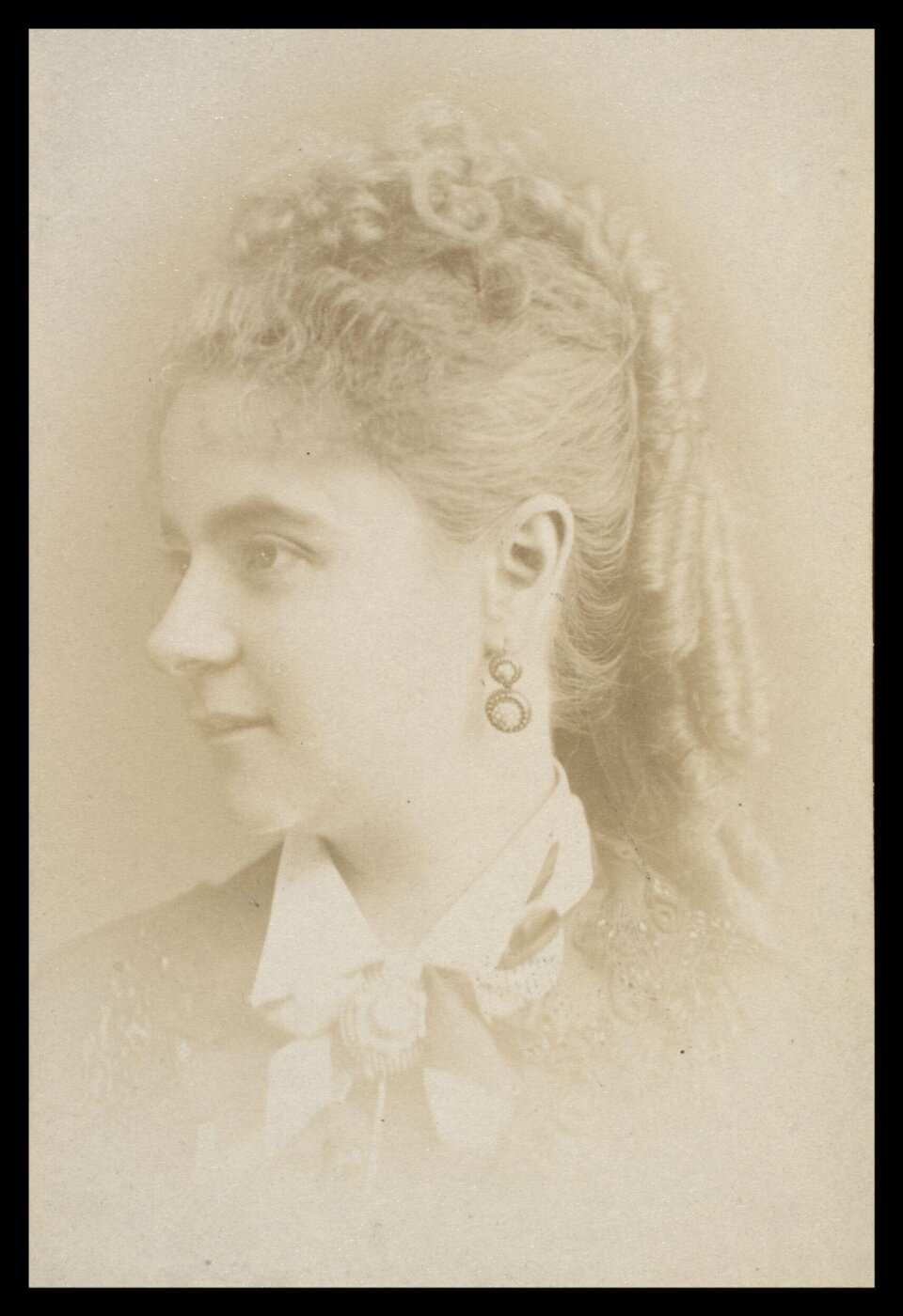 London Stereoscopic and Photographic Company, Guy Little Theatrical Photograph