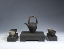 Teapot and Six Cups thumbnail 1