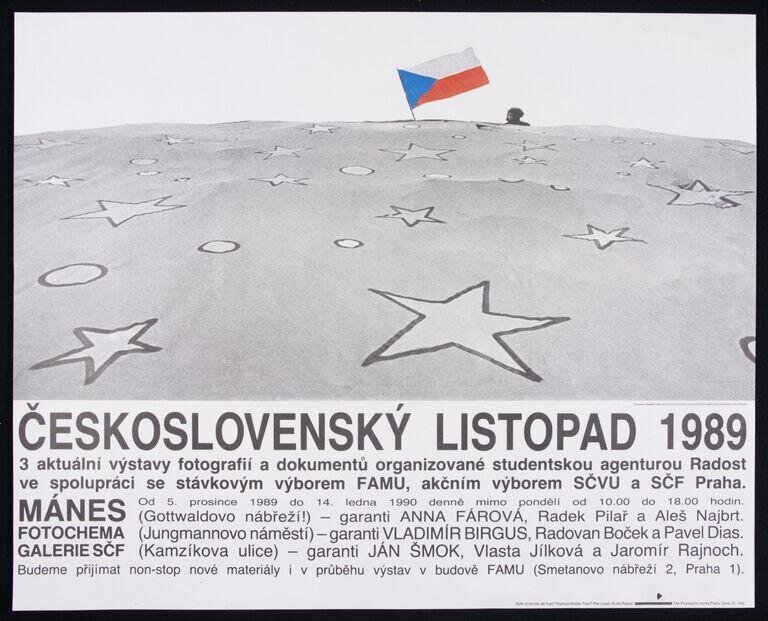 Czechoslovak November 1989 - 3 current exhibitions of photographs and documents organized by the student agency Radost