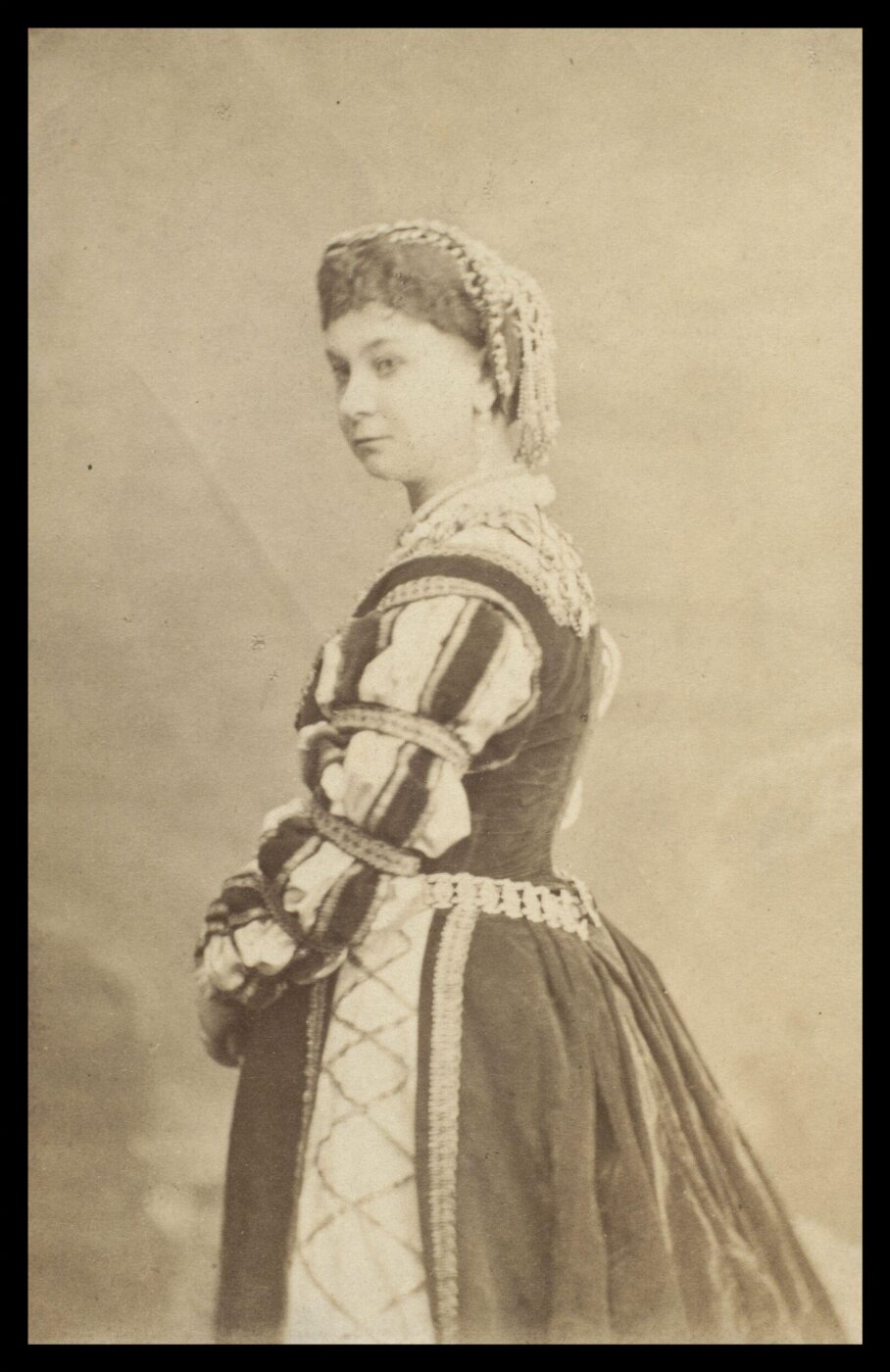 London Stereoscopic and Photographic Company, Guy Little Theatrical Photograph