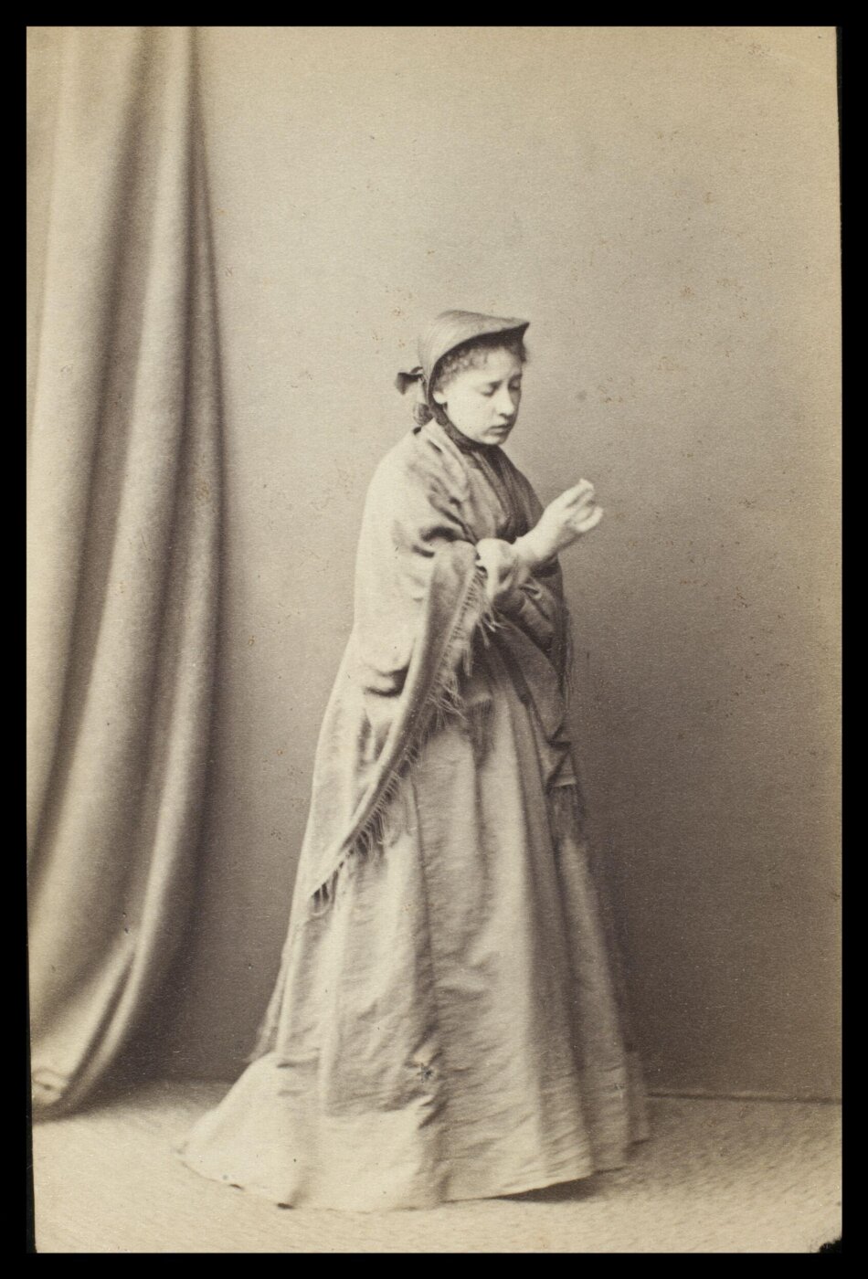 London Stereoscopic and Photographic Company, Guy Little Theatrical Photograph
