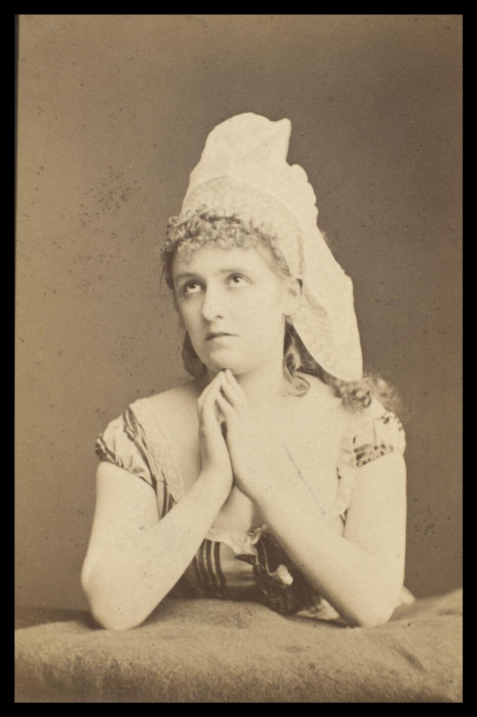 London Stereoscopic and Photographic Company, Guy Little Theatrical Photograph