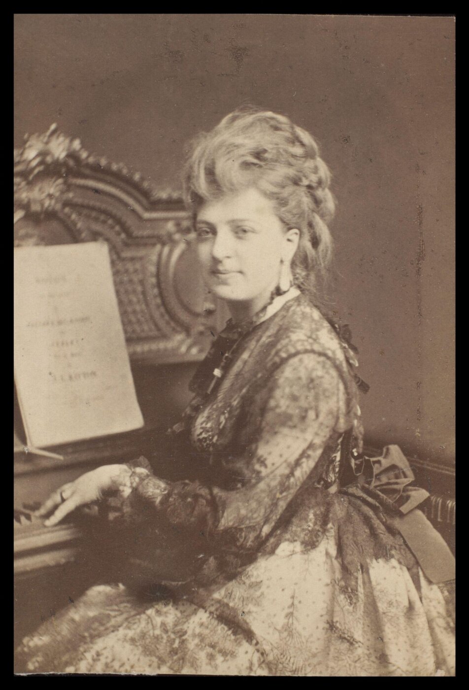 London Stereoscopic and Photographic Company, Guy Little Theatrical Photograph