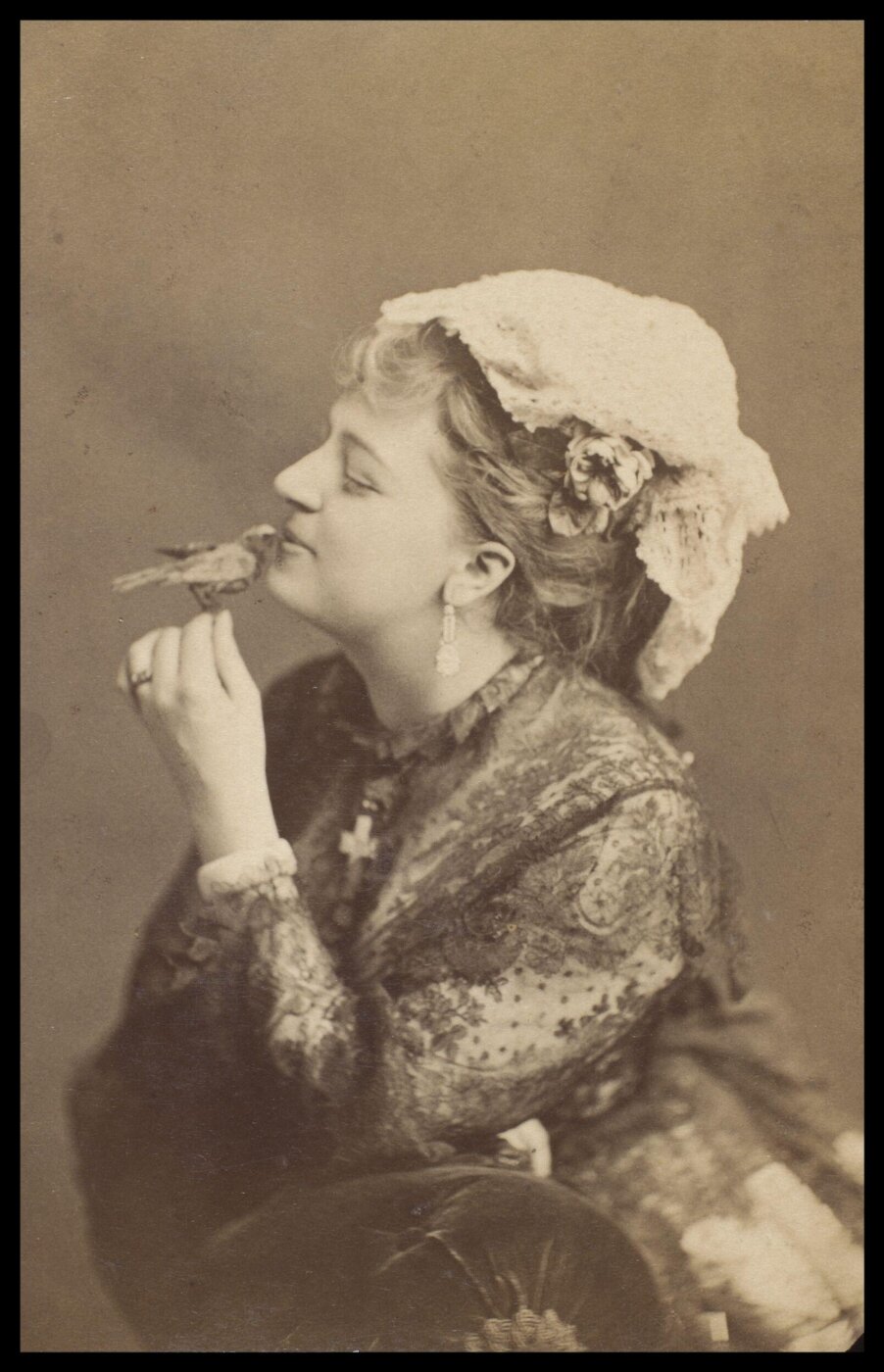 London Stereoscopic and Photographic Company, Guy Little Theatrical Photograph