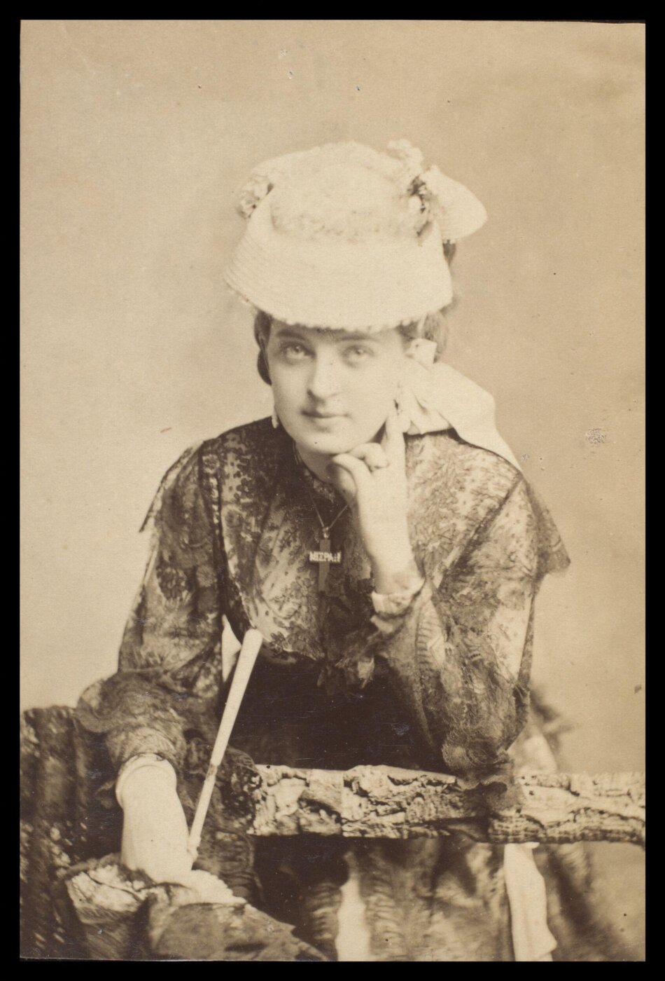 London Stereoscopic and Photographic Company, Guy Little Theatrical Photograph