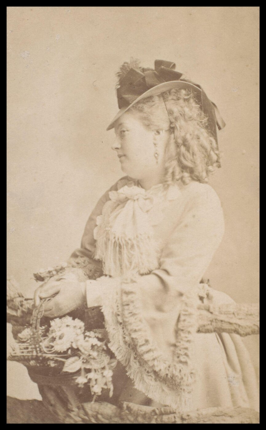 London Stereoscopic and Photographic Company, Guy Little Theatrical Photograph