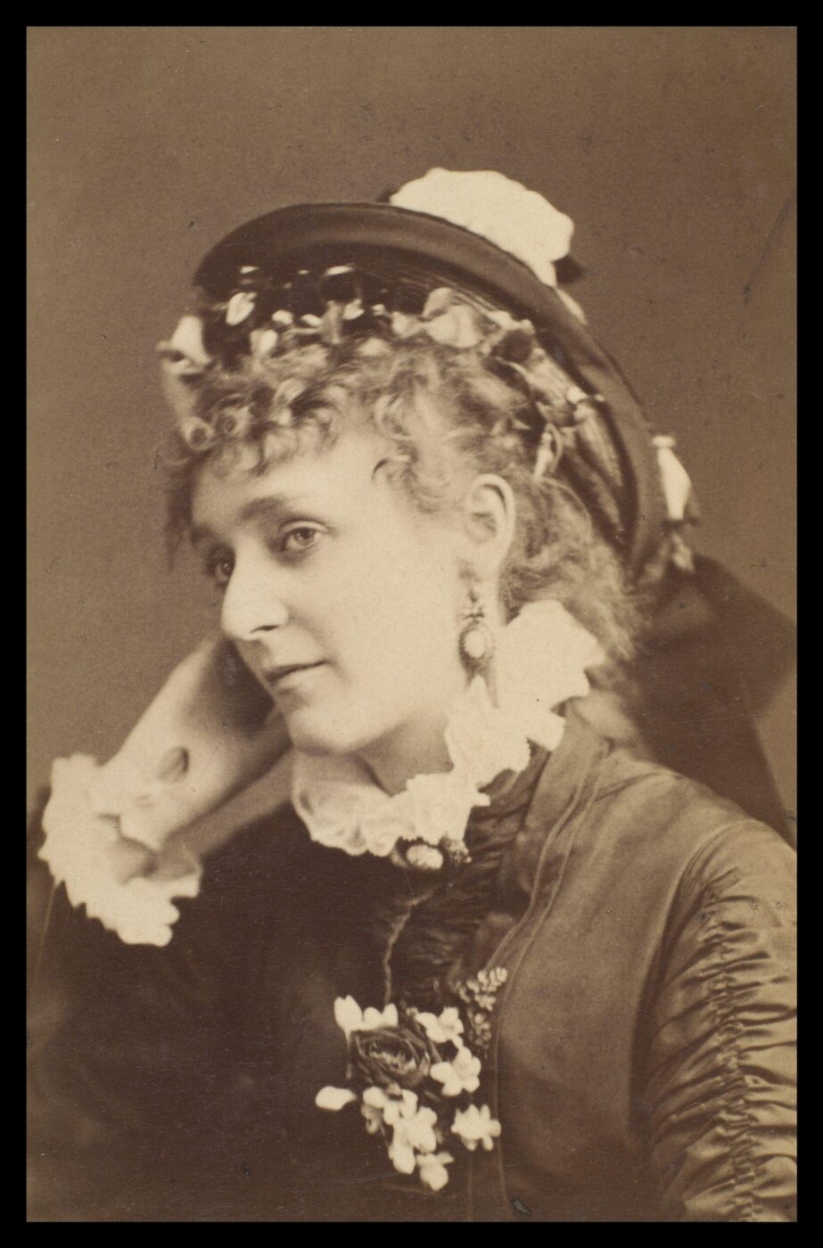 London Stereoscopic and Photographic Company, Guy Little Theatrical Photograph