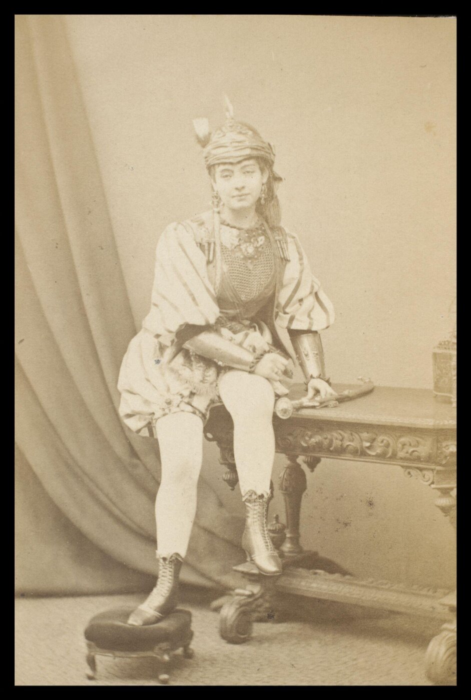 London Stereoscopic and Photographic Company, Guy Little Theatrical Photograph