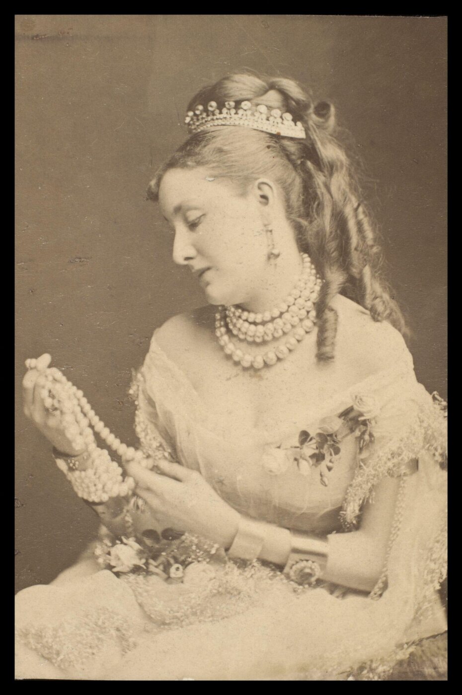 London Stereoscopic and Photographic Company, Guy Little Theatrical Photograph