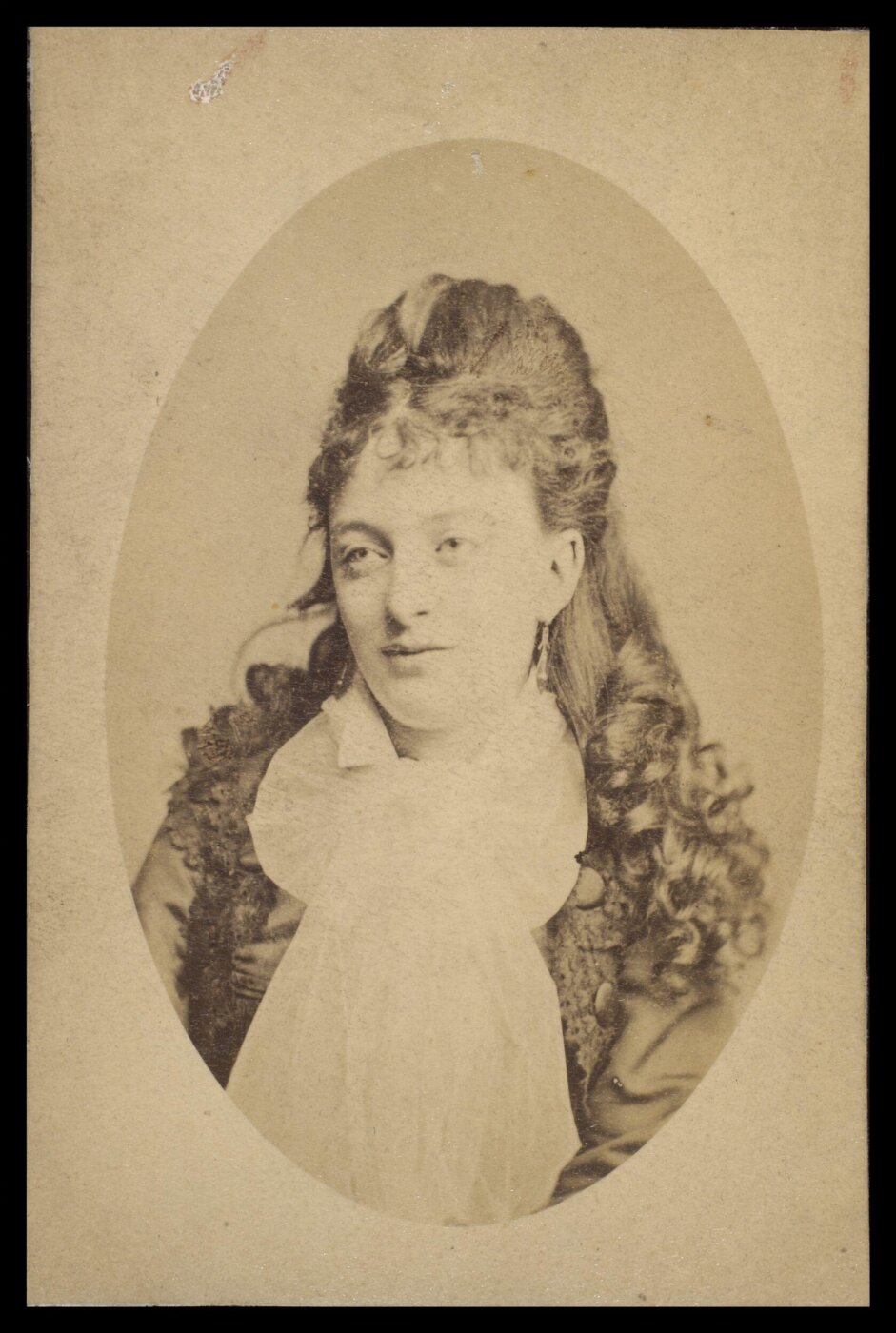 London Stereoscopic and Photographic Company, Guy Little Theatrical Photograph