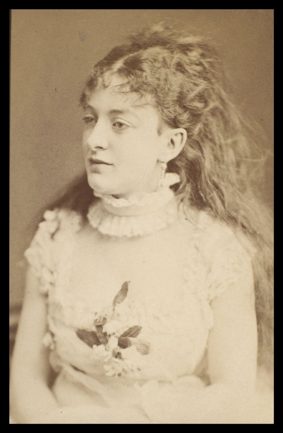 London Stereoscopic and Photographic Company, Guy Little Theatrical Photograph