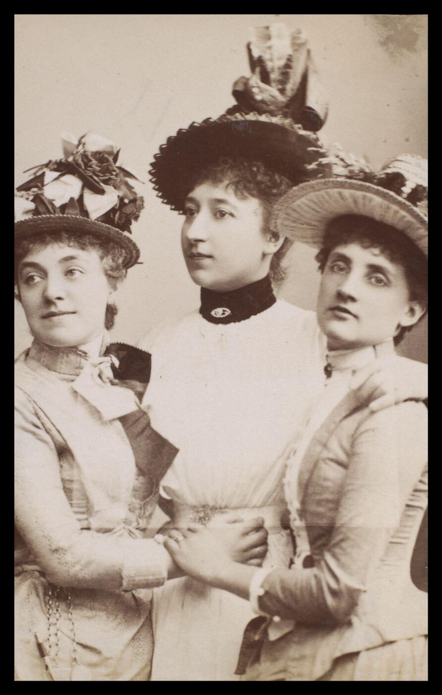 London Stereoscopic and Photographic Company, Guy Little Theatrical Photograph