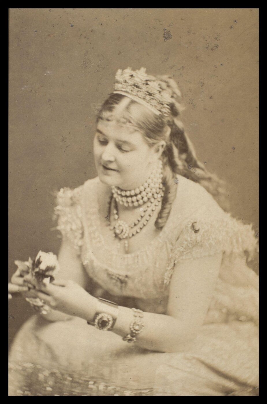 London Stereoscopic and Photographic Company, Guy Little Theatrical Photograph