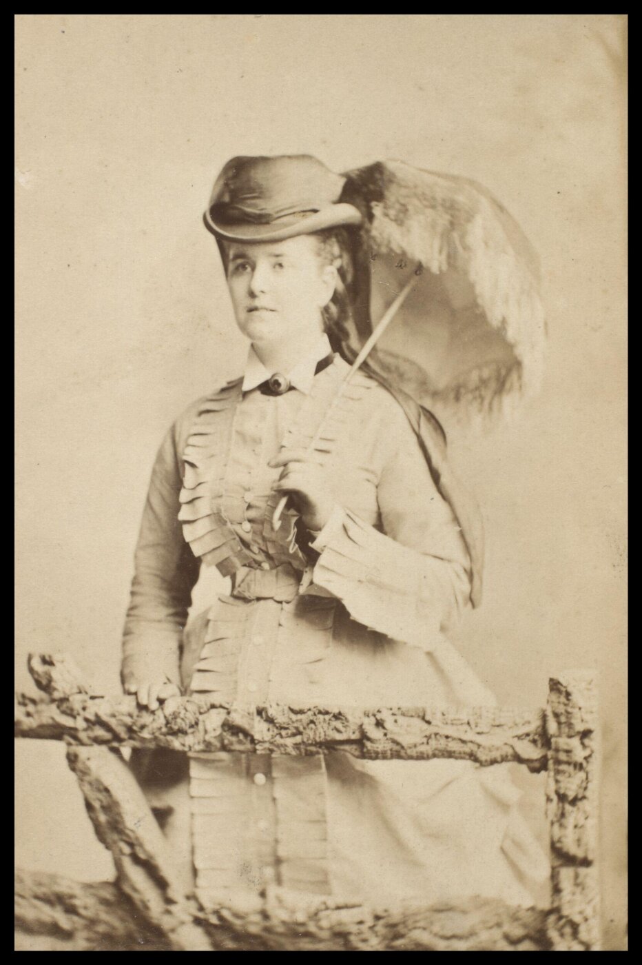 London Stereoscopic and Photographic Company, Guy Little Theatrical Photograph