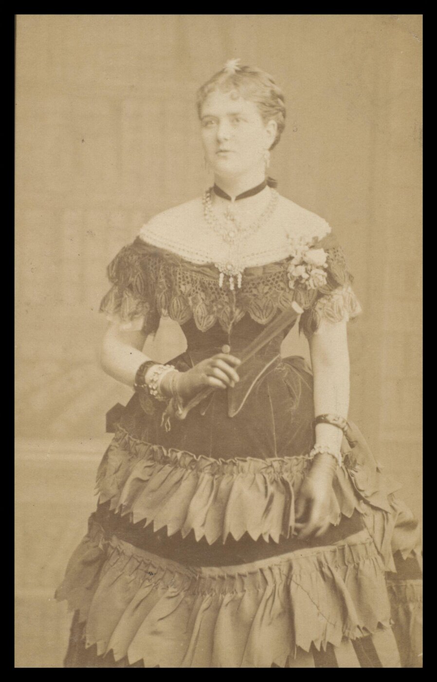 London Stereoscopic and Photographic Company, Guy Little Theatrical Photograph