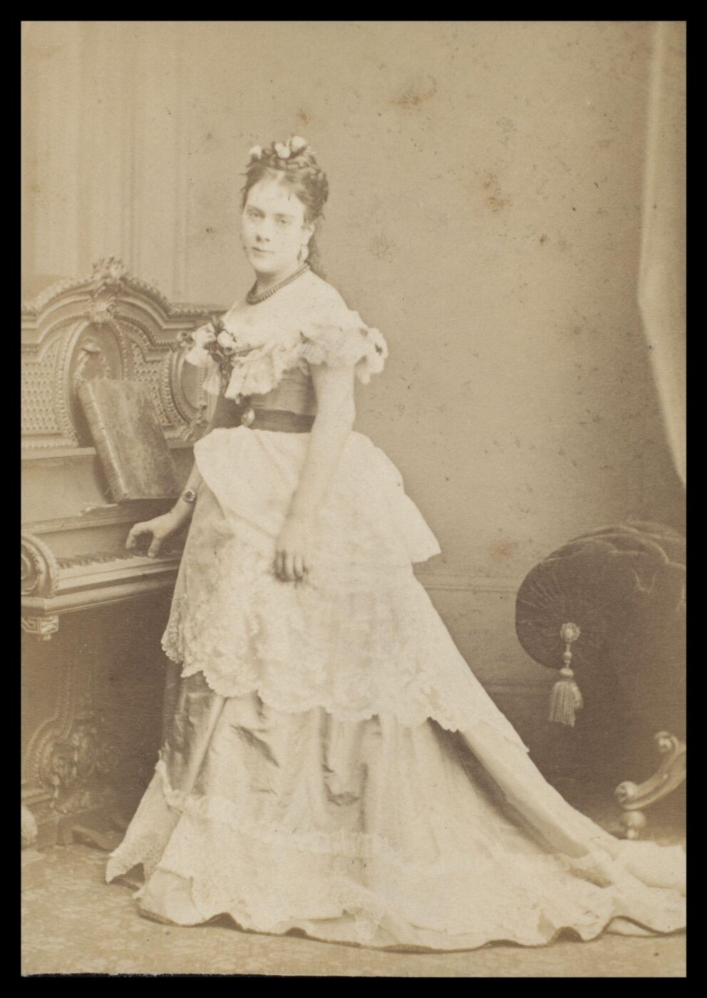 London Stereoscopic and Photographic Company, Guy Little Theatrical Photograph