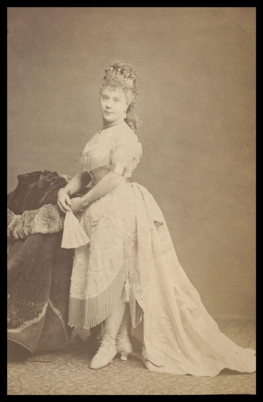 London Stereoscopic and Photographic Company, Guy Little Theatrical Photograph