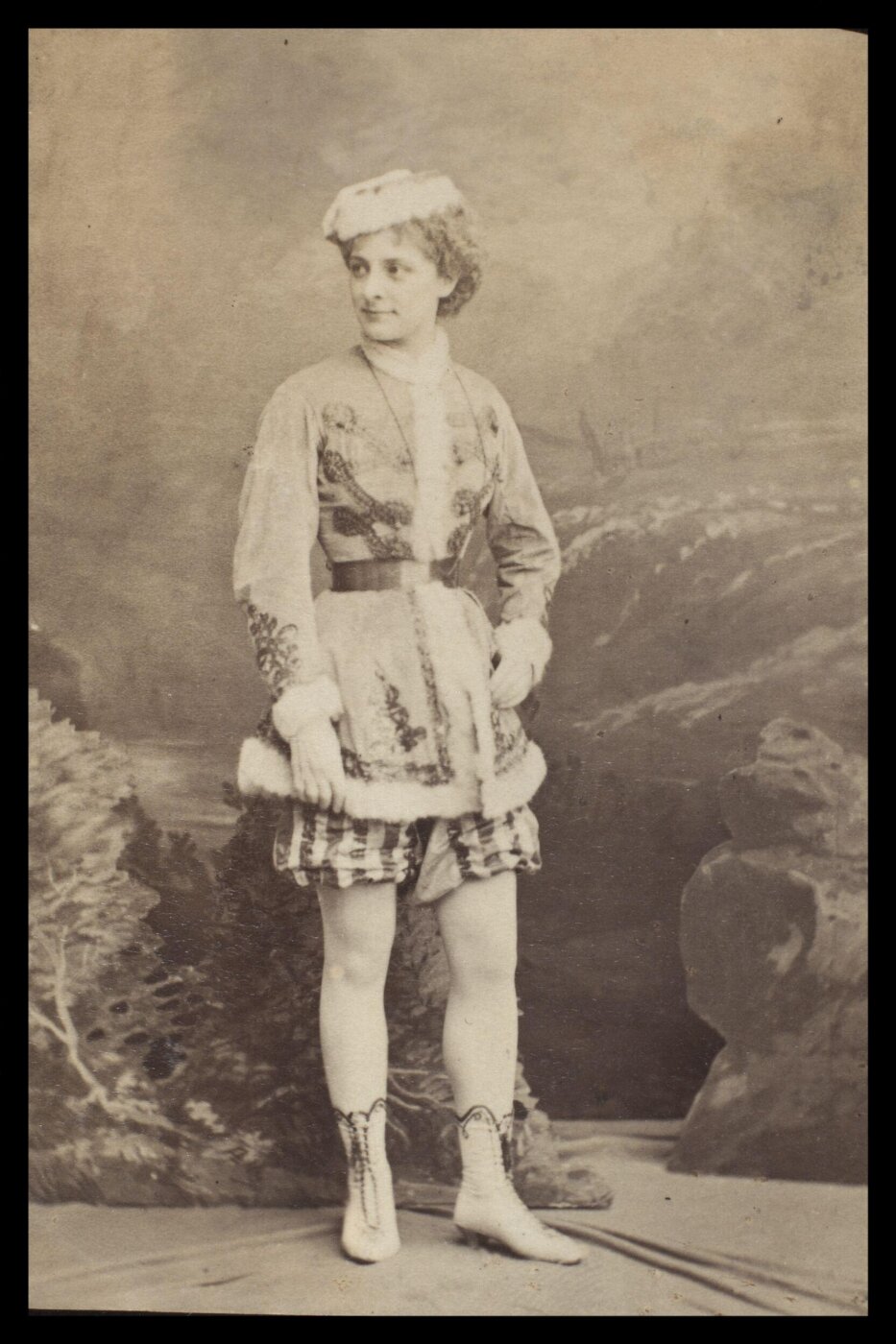 London Stereoscopic and Photographic Company, Guy Little Theatrical Photograph