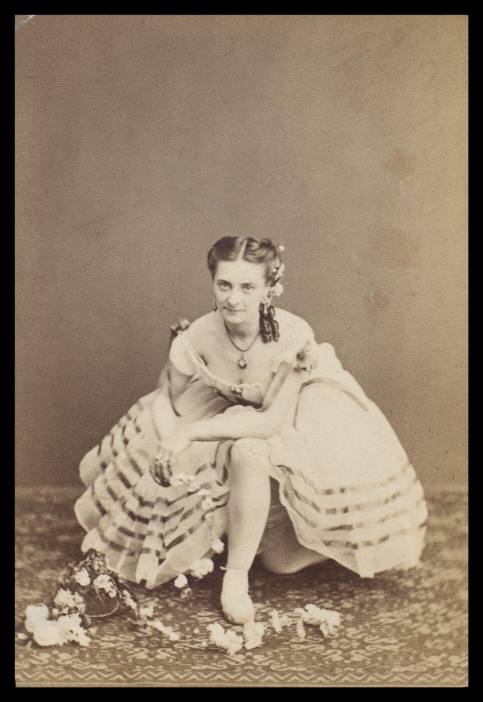 London Stereoscopic and Photographic Company, Guy Little Theatrical Photograph