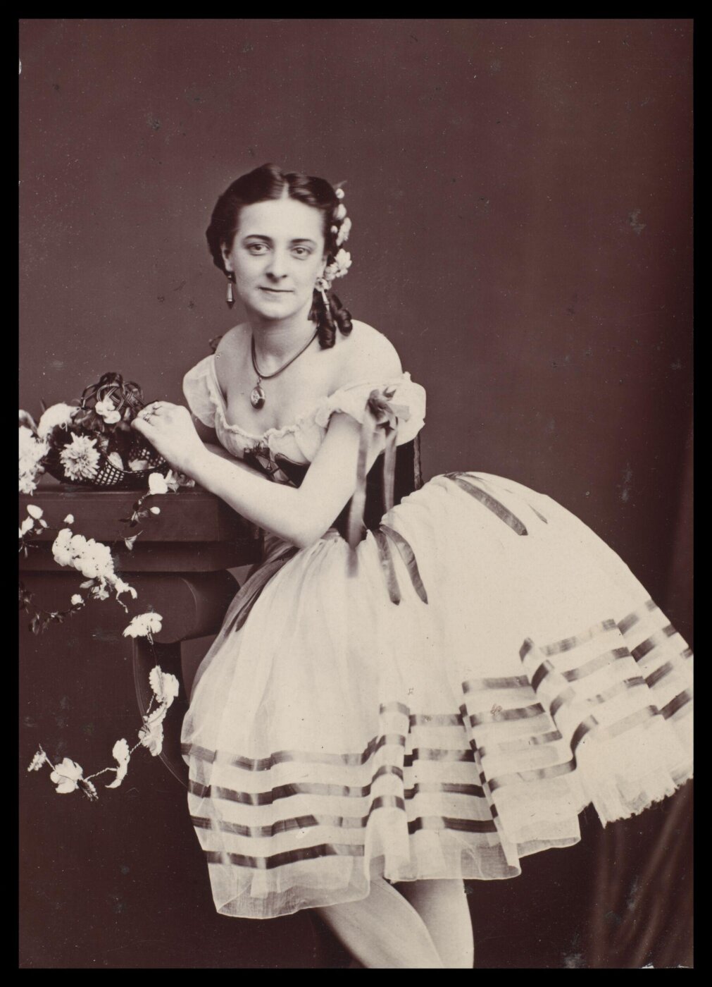 London Stereoscopic and Photographic Company, Guy Little Theatrical Photograph