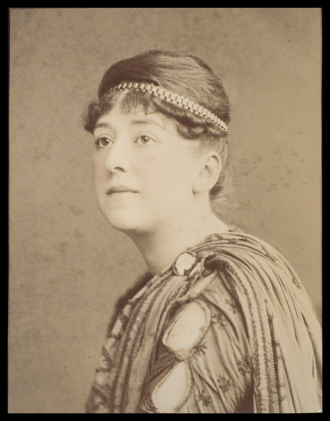 London Stereoscopic and Photographic Company, Guy Little Theatrical Photograph