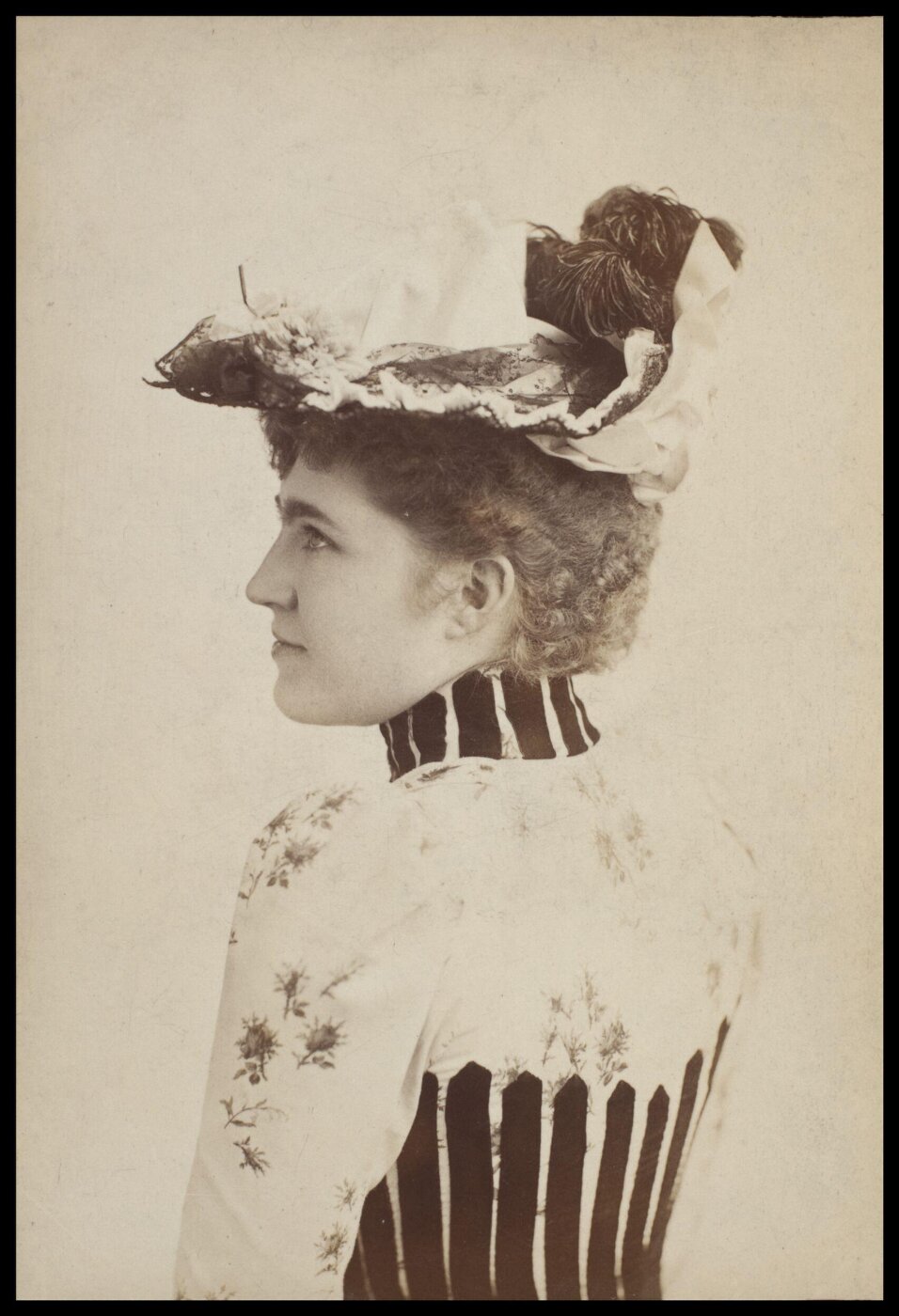London Stereoscopic and Photographic Company, Guy Little Theatrical Photograph