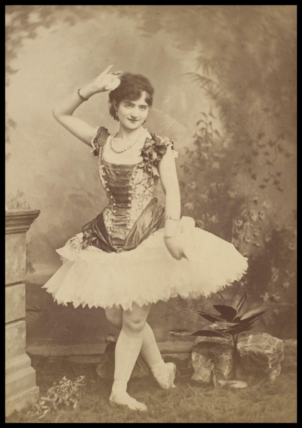 London Stereoscopic and Photographic Company, Guy Little Theatrical Photograph