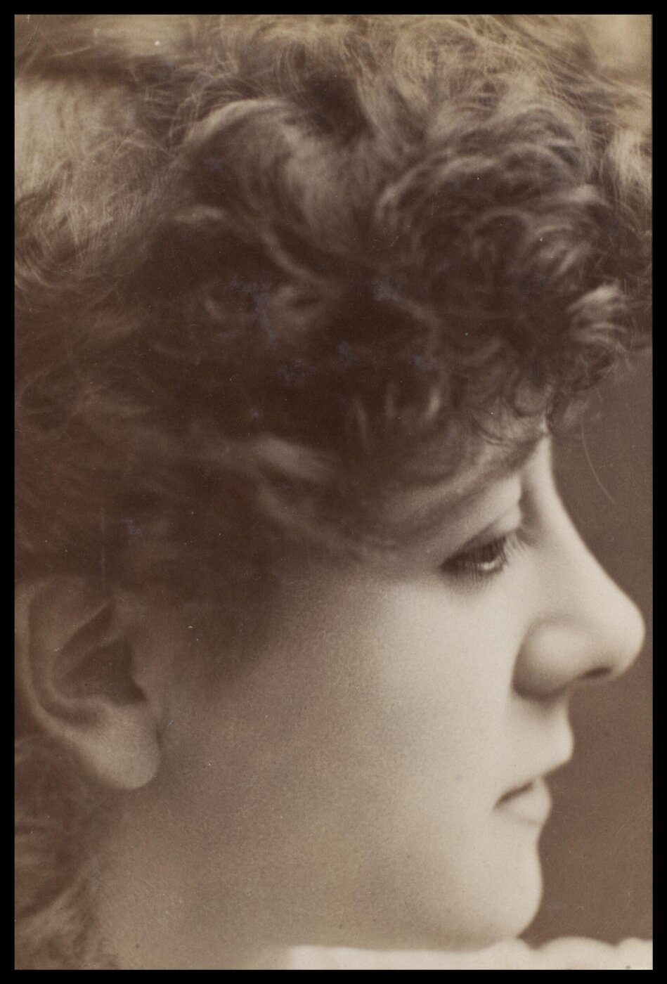 London Stereoscopic and Photographic Company, Guy Little Theatrical Photograph