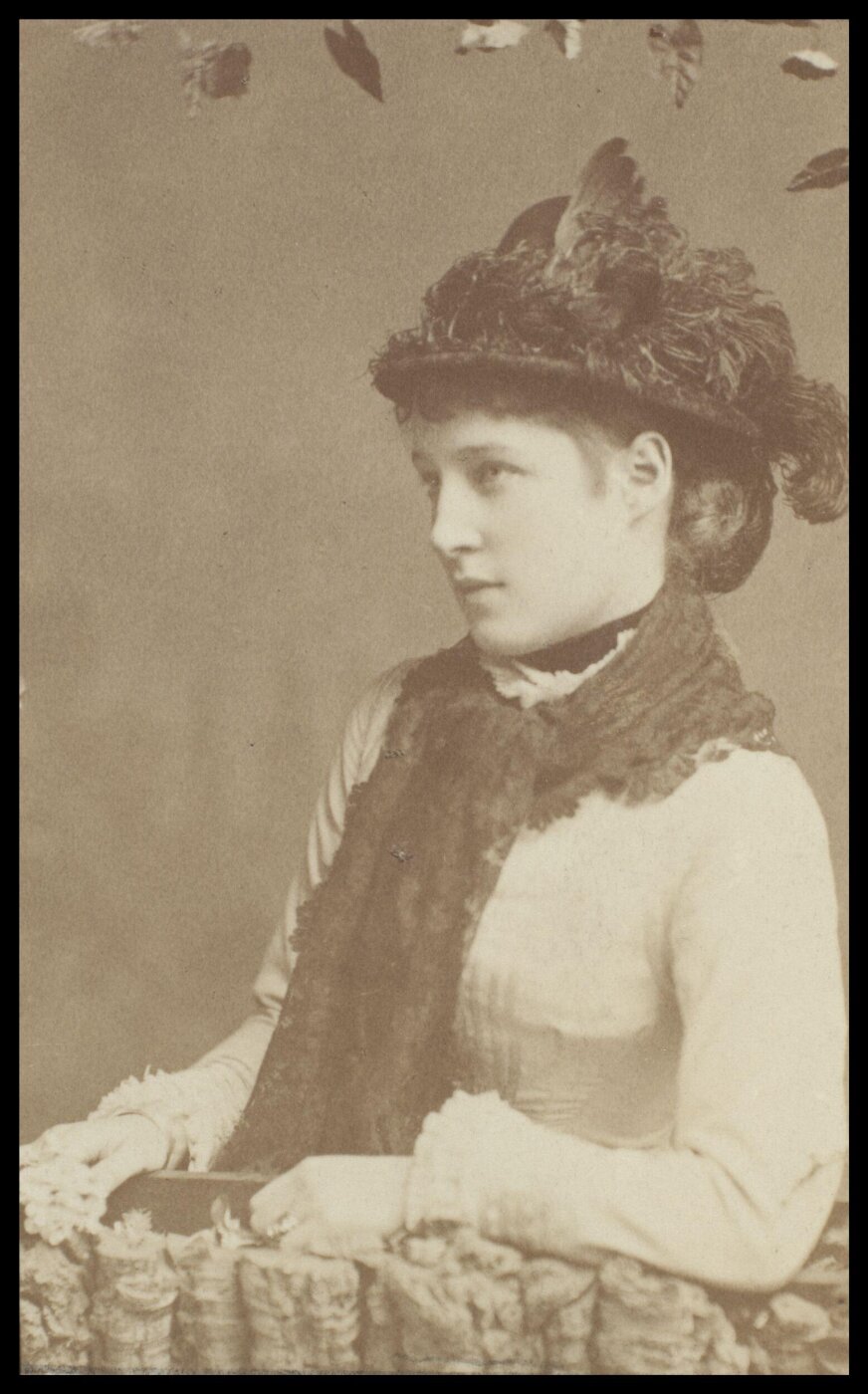 London Stereoscopic and Photographic Company, Guy Little Theatrical Photograph