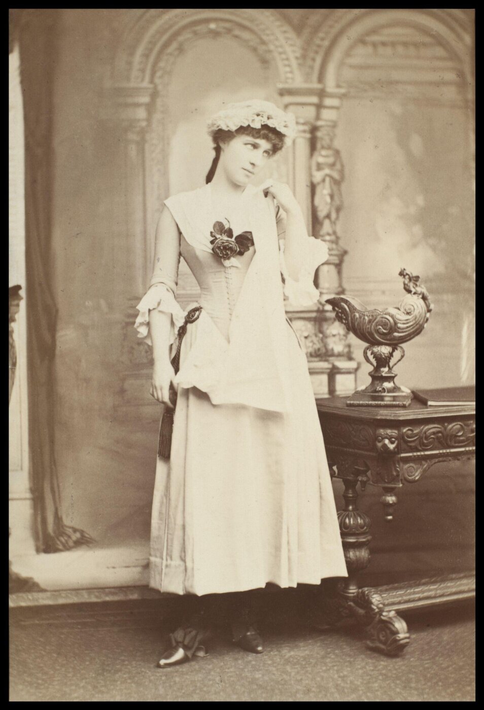 London Stereoscopic and Photographic Company, Guy Little Theatrical Photograph