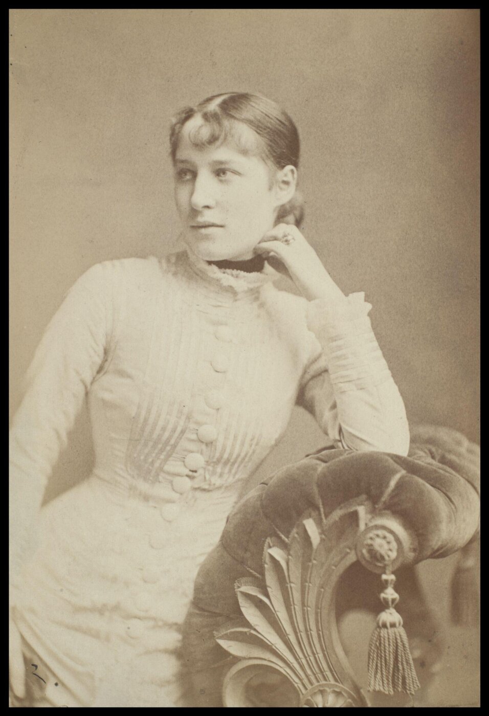 London Stereoscopic and Photographic Company, Guy Little Theatrical Photograph