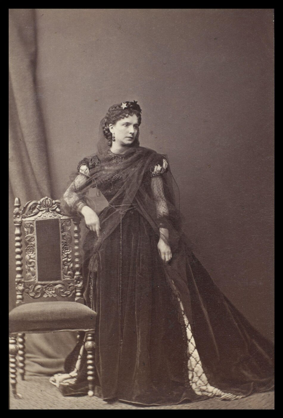 London Stereoscopic and Photographic Company, Guy Little Theatrical Photograph