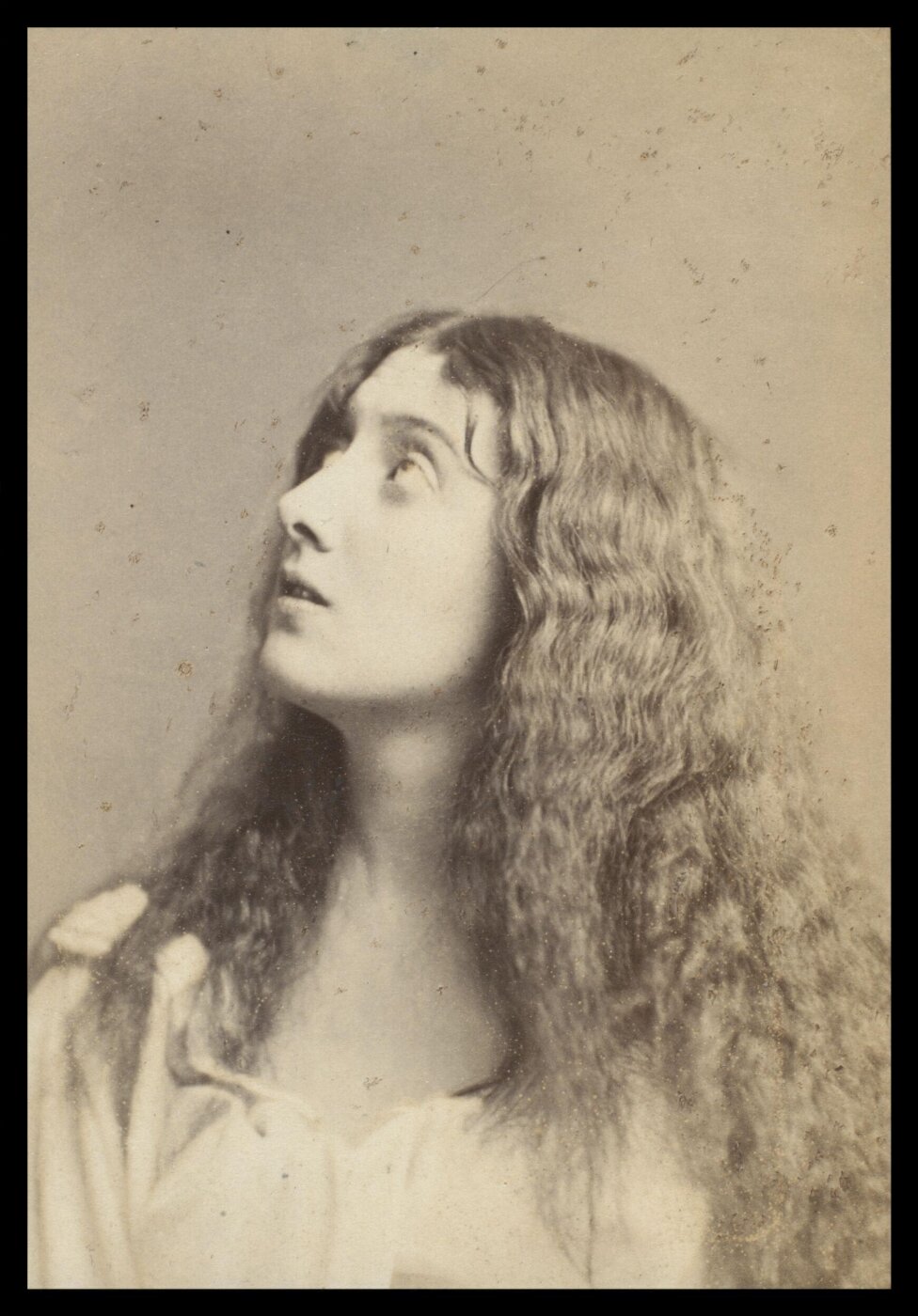 London Stereoscopic and Photographic Company, Guy Little Theatrical Photograph
