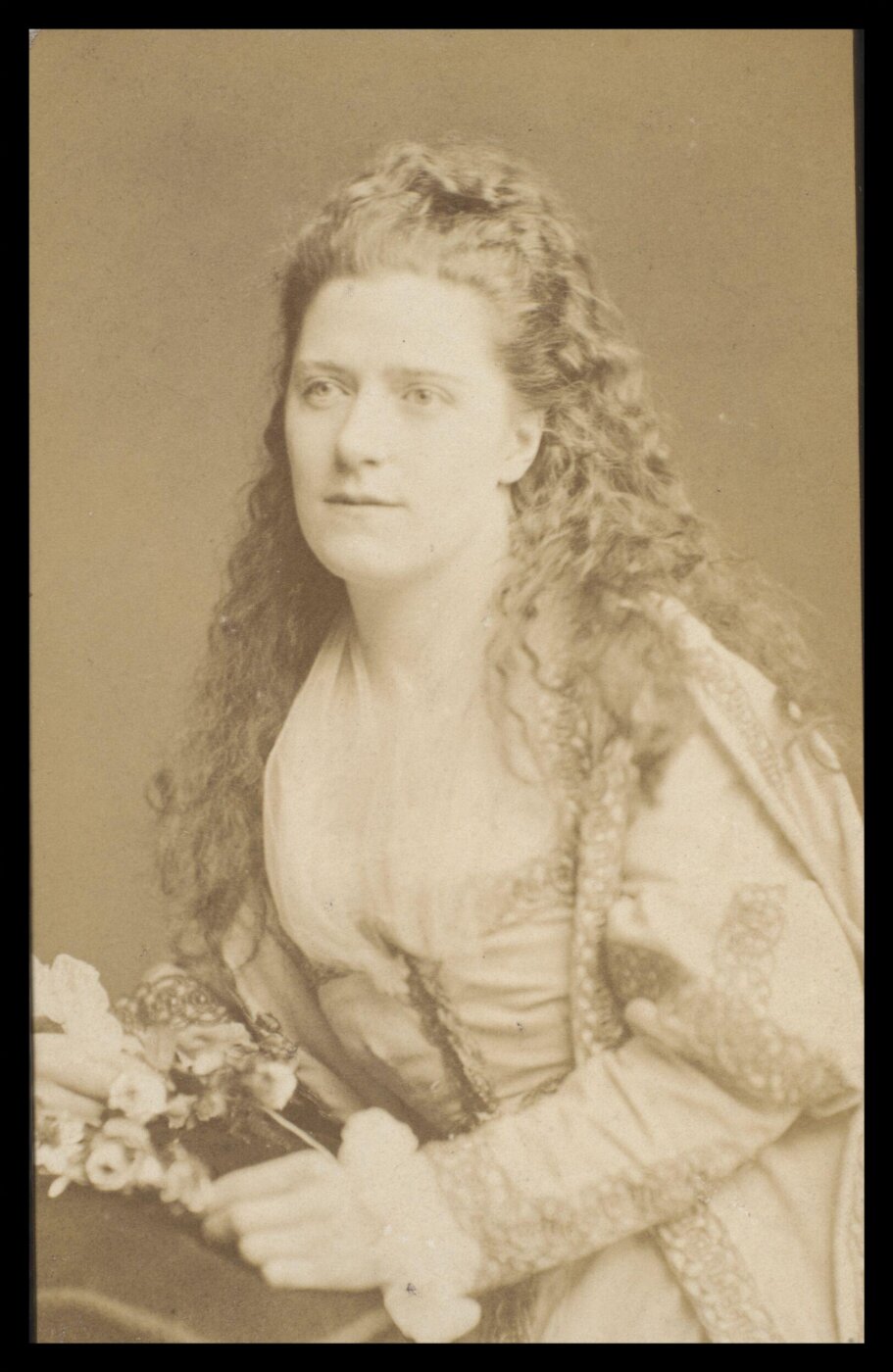 London Stereoscopic and Photographic Company, Guy Little Theatrical Photograph
