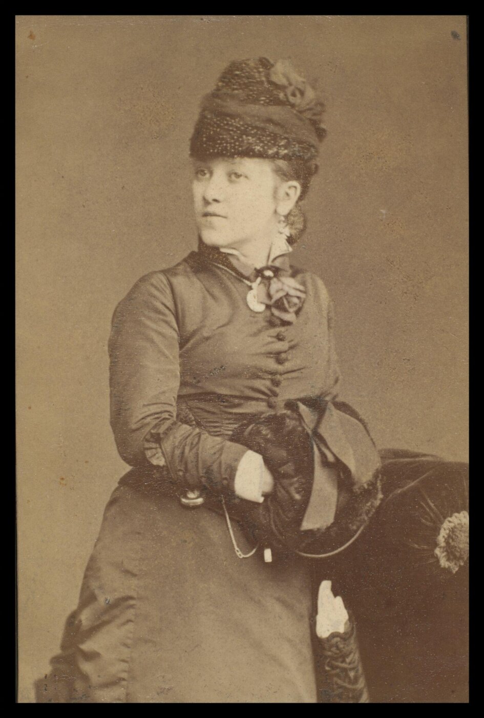 London Stereoscopic and Photographic Company, Guy Little Theatrical Photograph