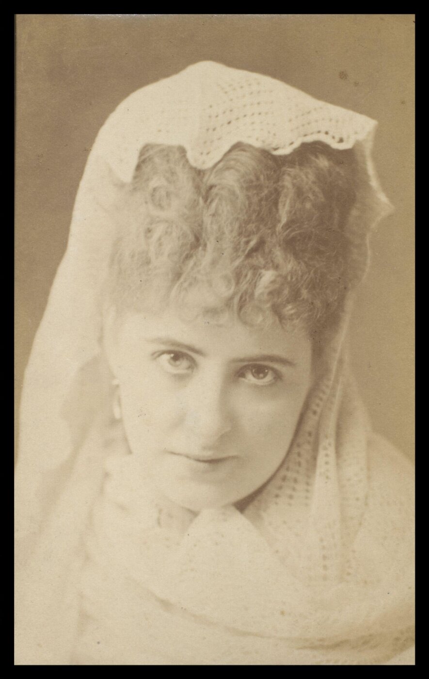 London Stereoscopic and Photographic Company, Guy Little Theatrical Photograph