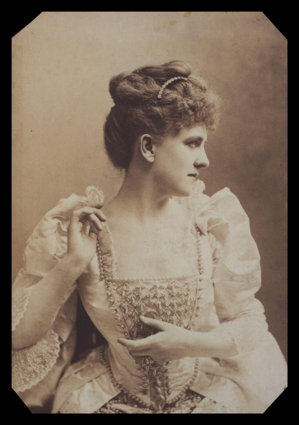 London Stereoscopic and Photographic Company, Guy Little Theatrical Photograph