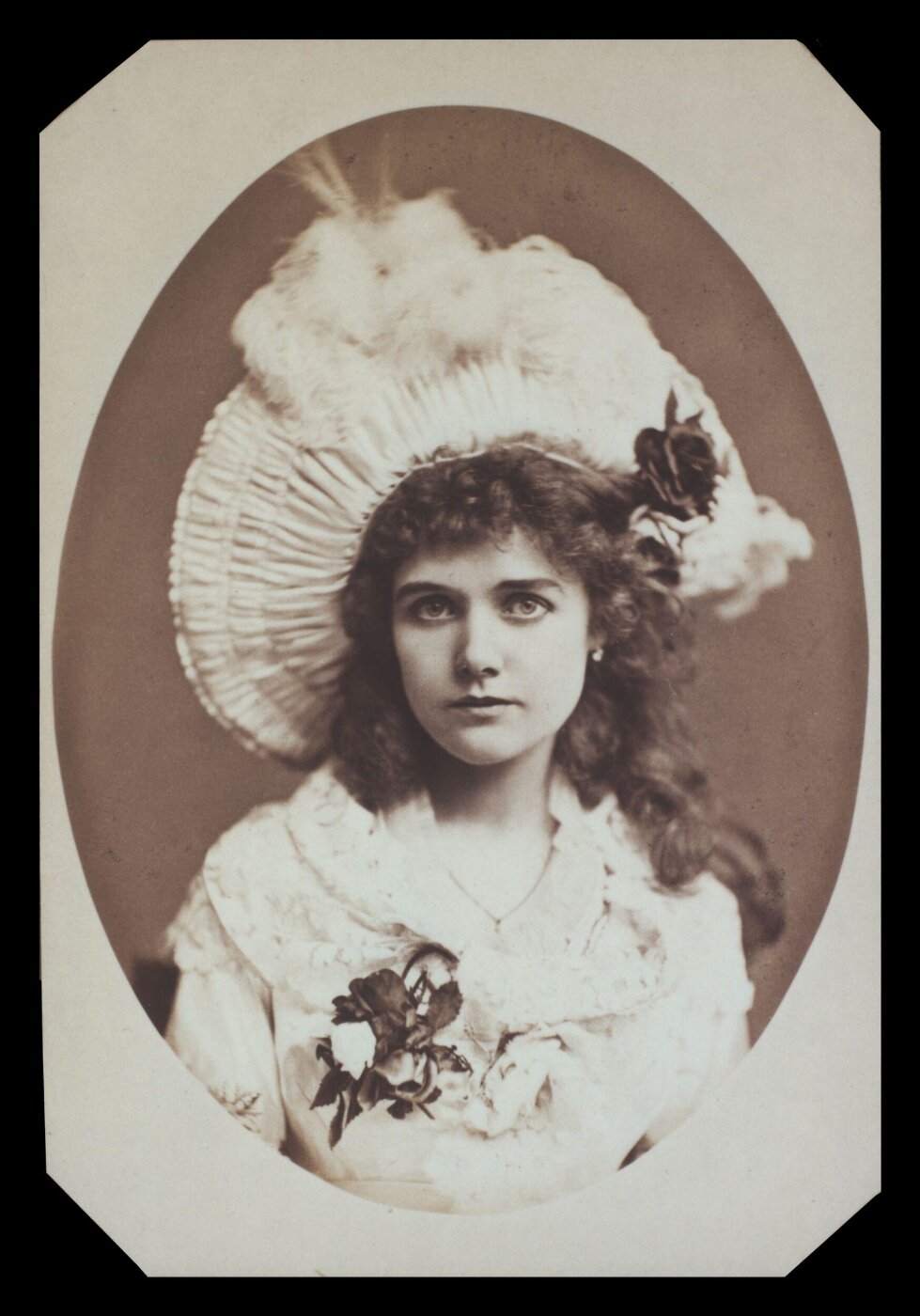London Stereoscopic and Photographic Company, Guy Little Theatrical Photograph