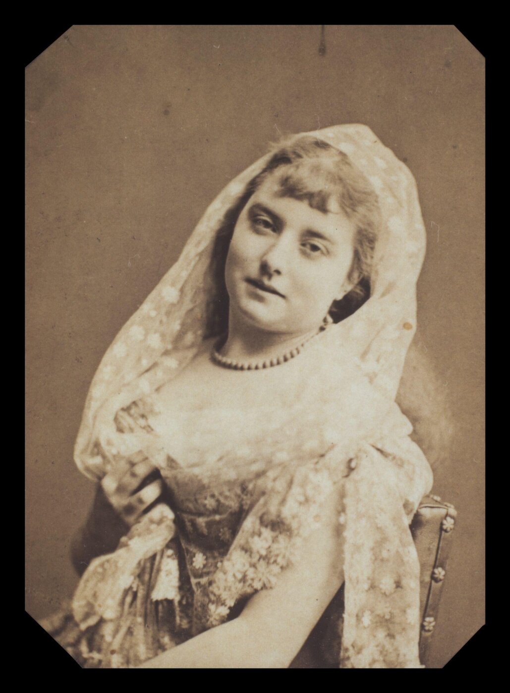 London Stereoscopic and Photographic Company, Guy Little Theatrical Photograph