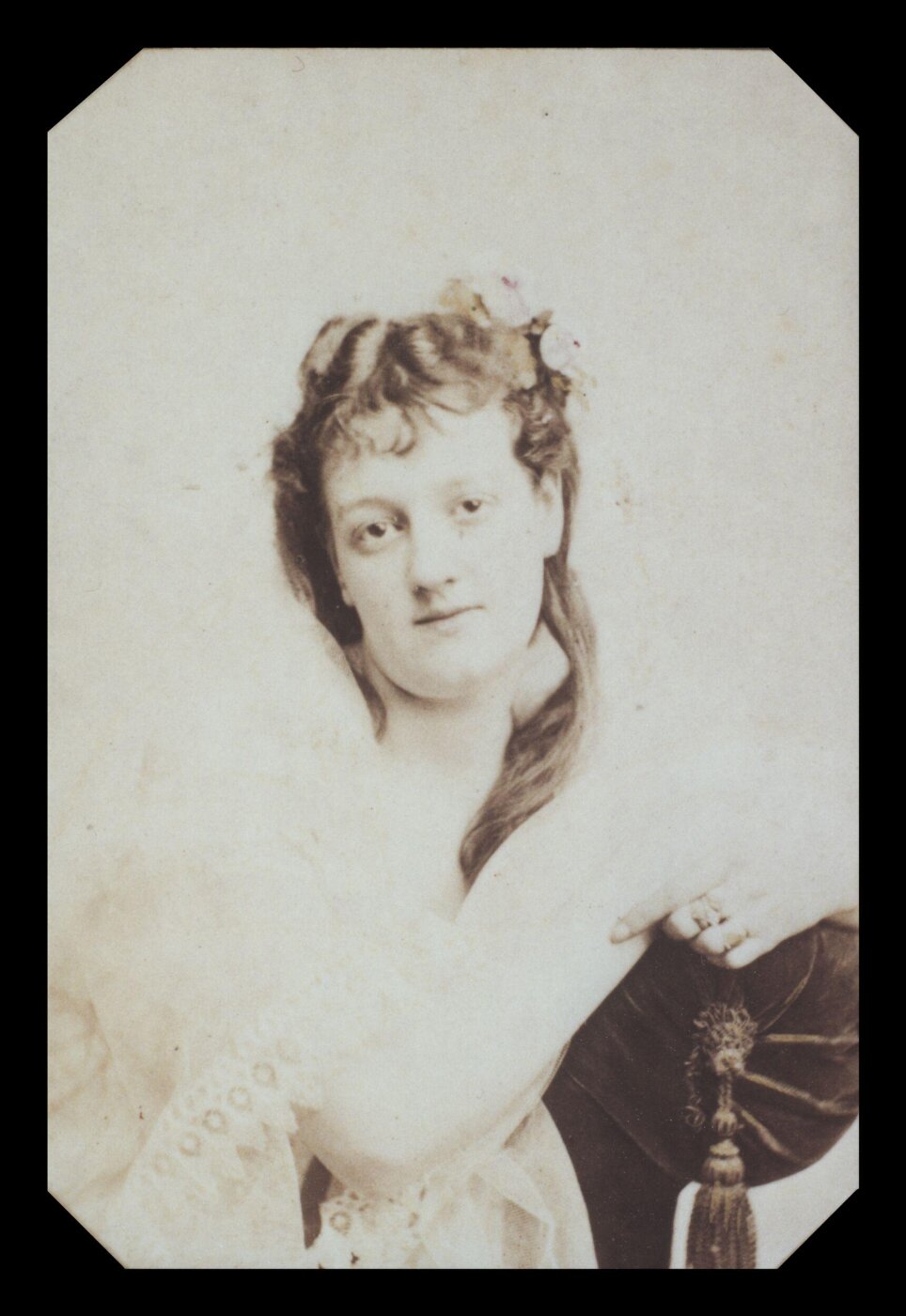 London Stereoscopic and Photographic Company, Guy Little Theatrical Photograph